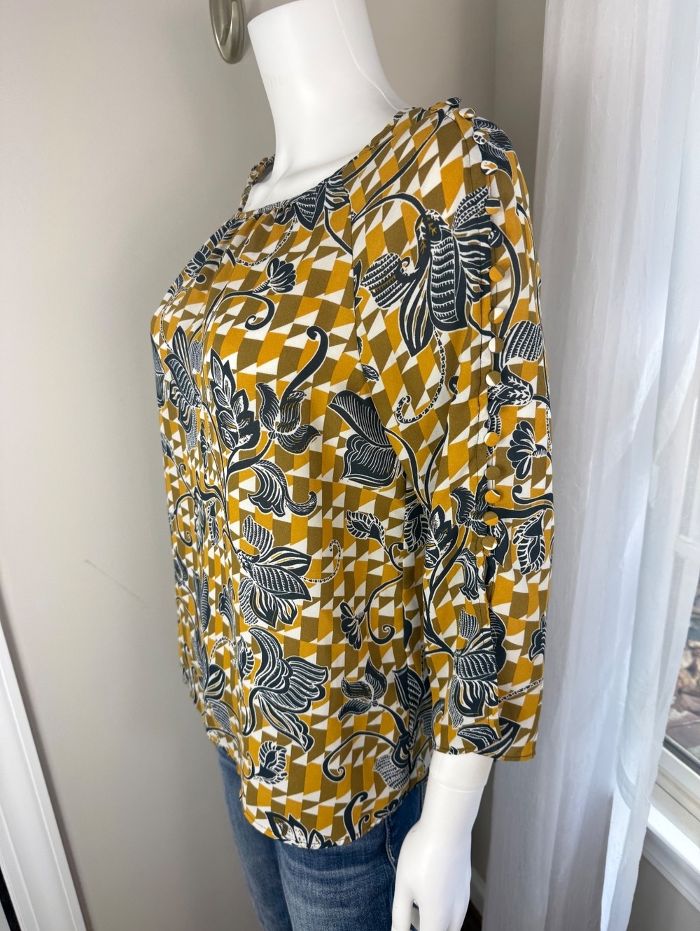 Zac & Rachel Medium Floral Patterned Blouse with Mustard and Black Geometric Acc - Picture 2 of 7